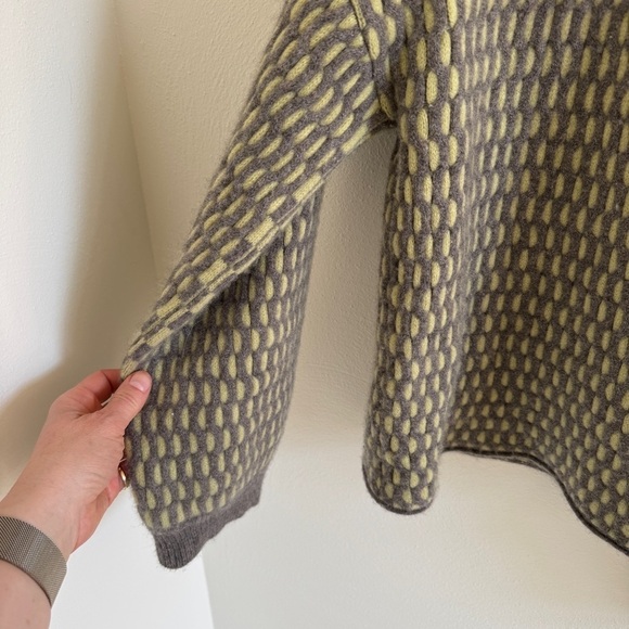 Theory Cashmere Plaited Cable Knit Sweater Pale Lime/Warm Heather Grey L - Picture 3 of 10